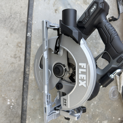 FLEX 24V Brushless Cordless 7-1/4-Inch Circular Saw Tool Only, Battery and Charger Not Included - FX2141-Z