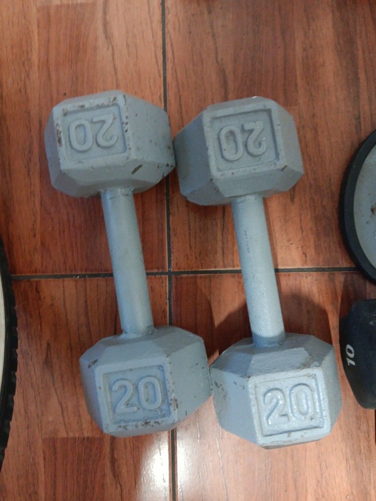 Dumbells 2 20 Pound 1 15 Pound