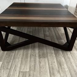 Cocktail table/ Mesa De Centro