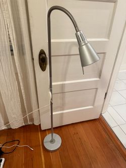 Small bendable floor lamp