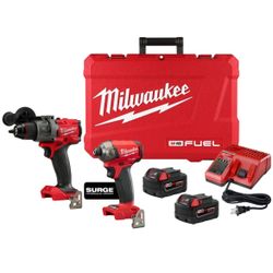 Milwaukee Drill Kit 