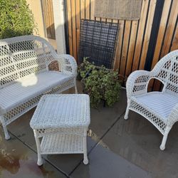 Beautiful White Wicker Patio Set – Loveseat, Chair & Table