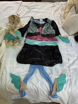 Monster High Lagoona Blue Costume size 12-14 & Wig