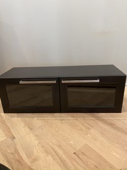 Wall mount cabinet