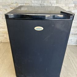 2.5 Cu Mini Fridge