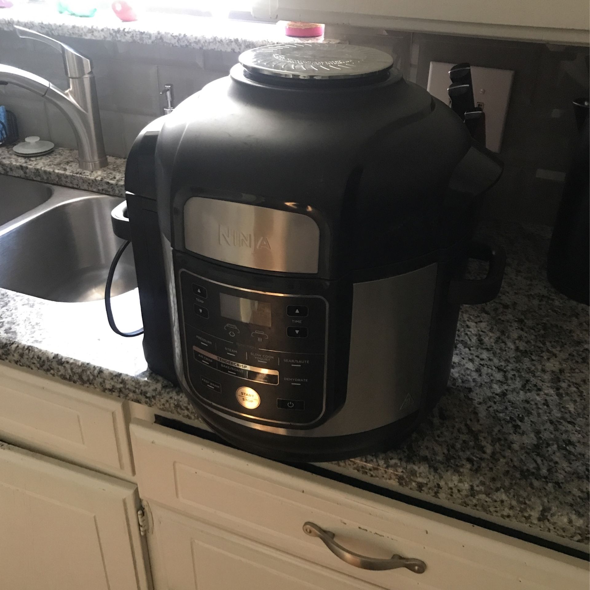 Ninja-Foodi 11 in 1 Pressure Cooker, Air fryer, Etc