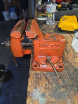 Wilton Bench Vise