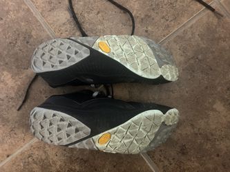 Women’s Size 8  Merrell Trail glove 6 Hiking Shoes 