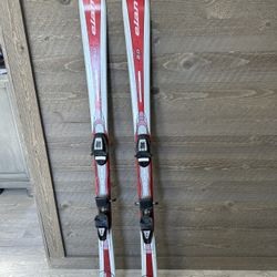 Elan 2.0 X Carve, Integra Parabolic skis with Salomon bindings