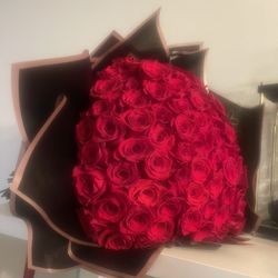 100 Red Roses