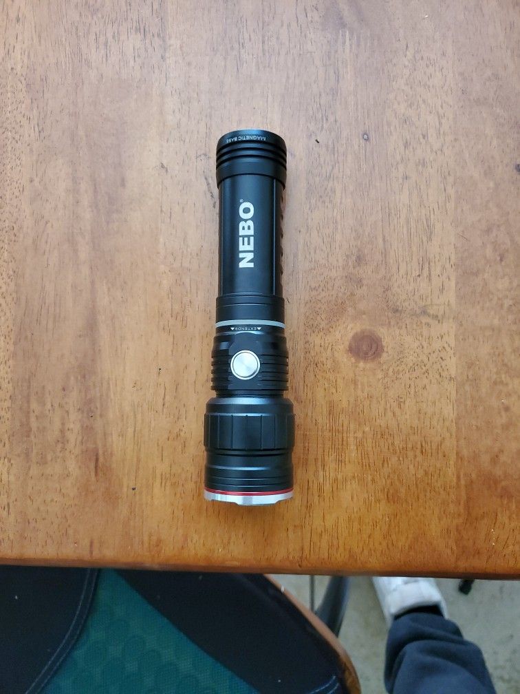 NEBO Slyde King zoomable L.E.D Flashlight