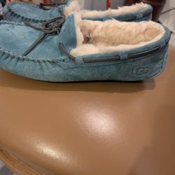 Uggs Women Slippers Size 9.5/10