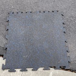 3/8 " Rubber Tiles 2feet By 2feet