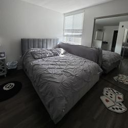 Queen Sized Mattress And Frame With Pullout Drawers And Pullout Twin Mattress 