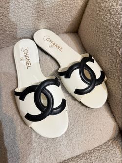 Chanel slipper