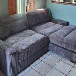 New 90x66 Sectional Couch / Free Delivery 