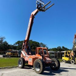 8,000lbs Reach Forklift - Skytrak 8042