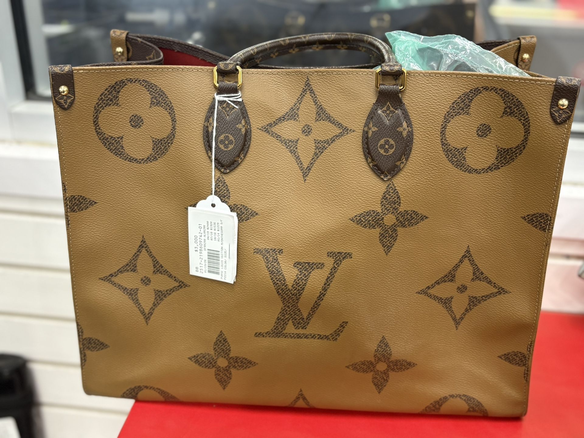 LOUIS VUITTON PURSE
