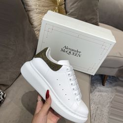 Alexander McQueen Oversized Sneakers 31