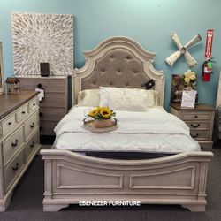 CLEARANCE SALE!!! 4-PC Queen Bedroom Set/ Bedframe, Nightstand, Dresser & Mirror 