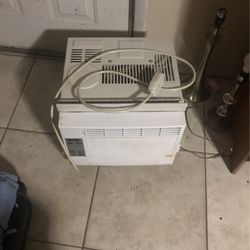 One Air Condition  5 T BTU Brand  GE 
