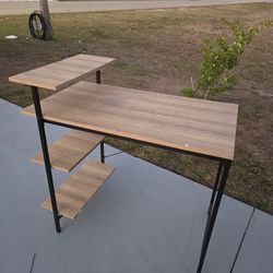 Wooden desk with shelves in good condition