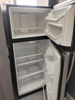 Refrigerador stainless top bottom FRIGIDAIRE