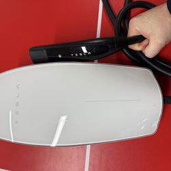 Tesla Wall Connector (2023/generation 3, Level 2/220v)
