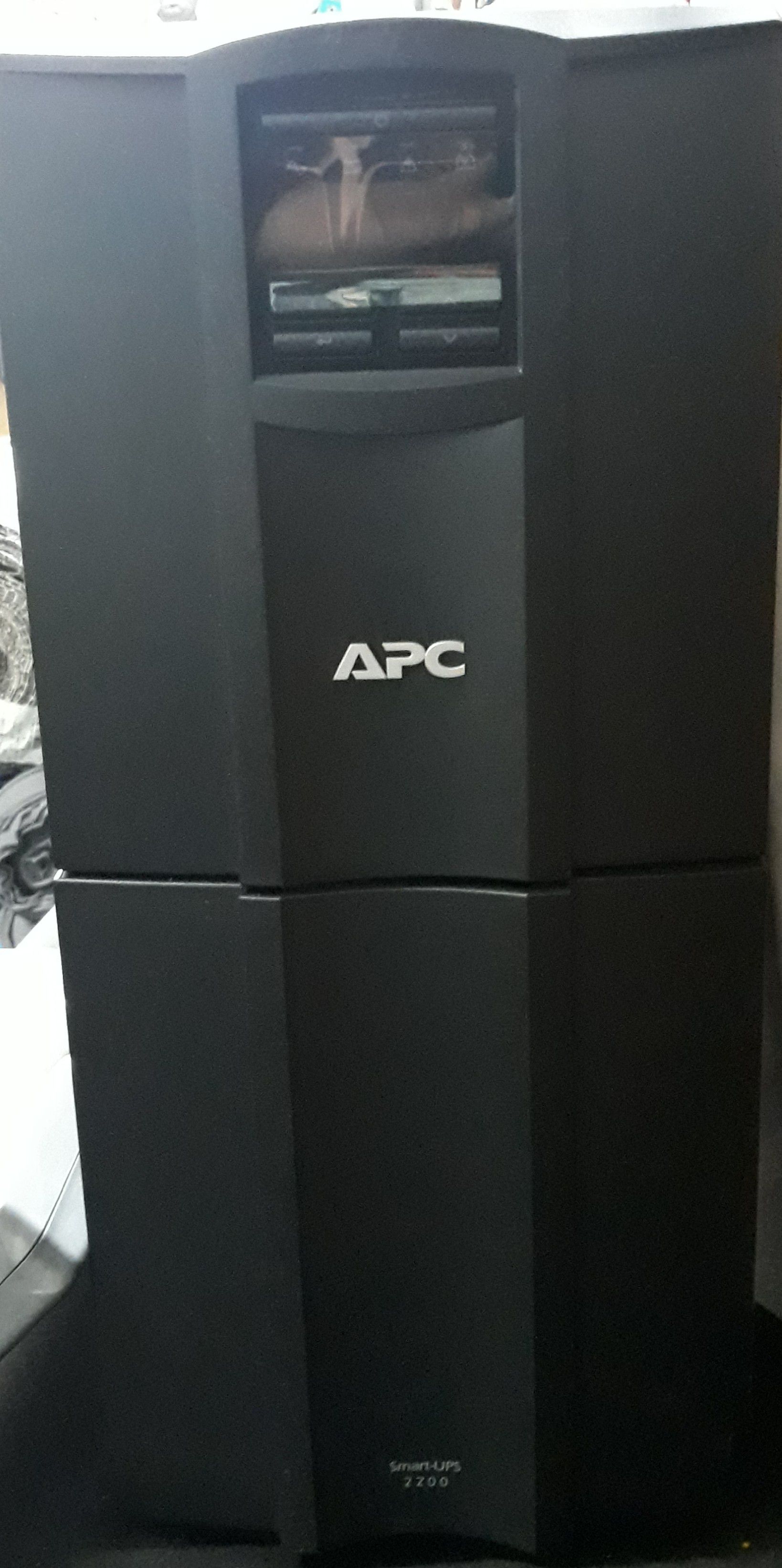 APC Smart-UPS 2200 for Sale in Los Angeles, CA - OfferUp