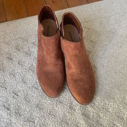 Women’s Size 9 Brown Ankle Boots $15