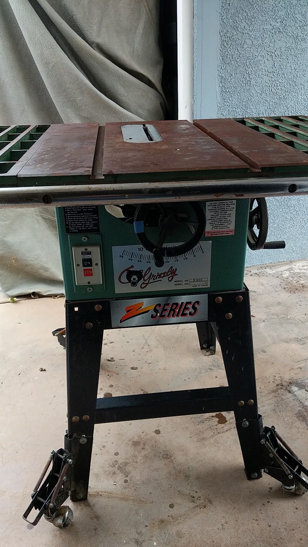 Grizzly industrial Table Saw Z Series model G1022