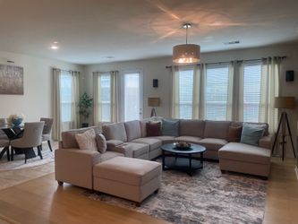 Left Hand Facing Sectional w/Ottoman