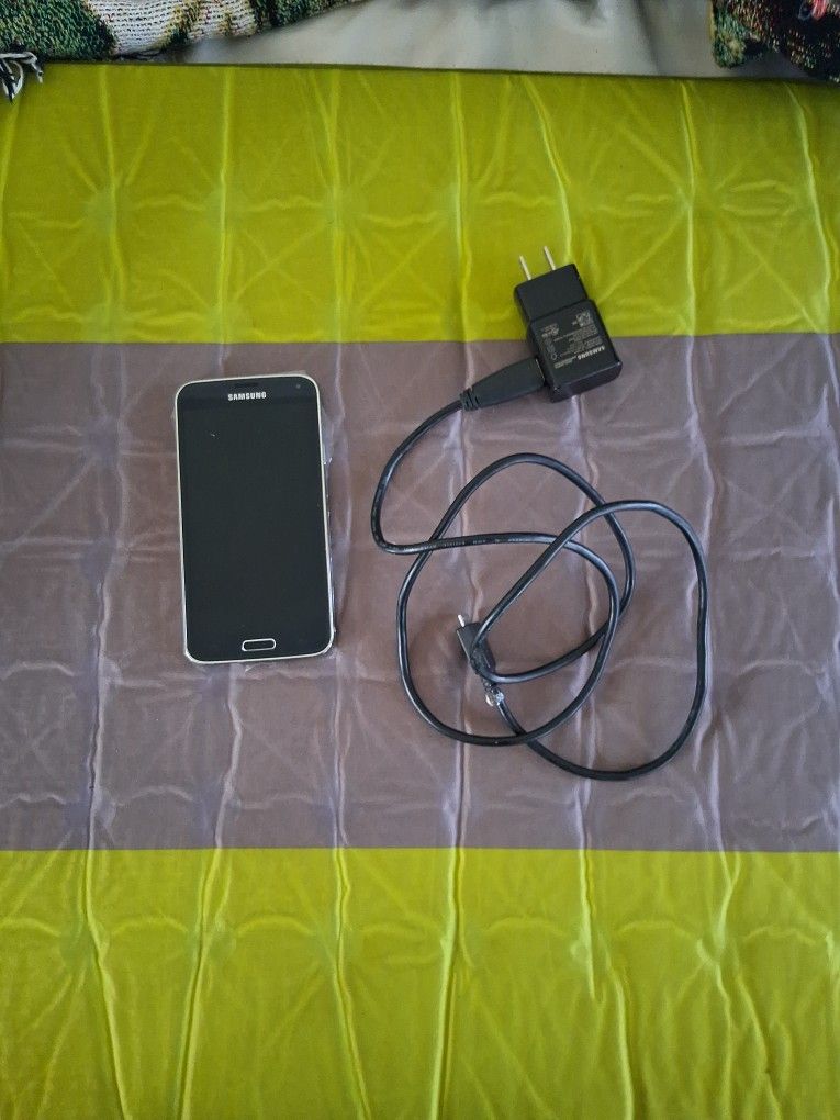 Broken Samsung Galaxy S5 