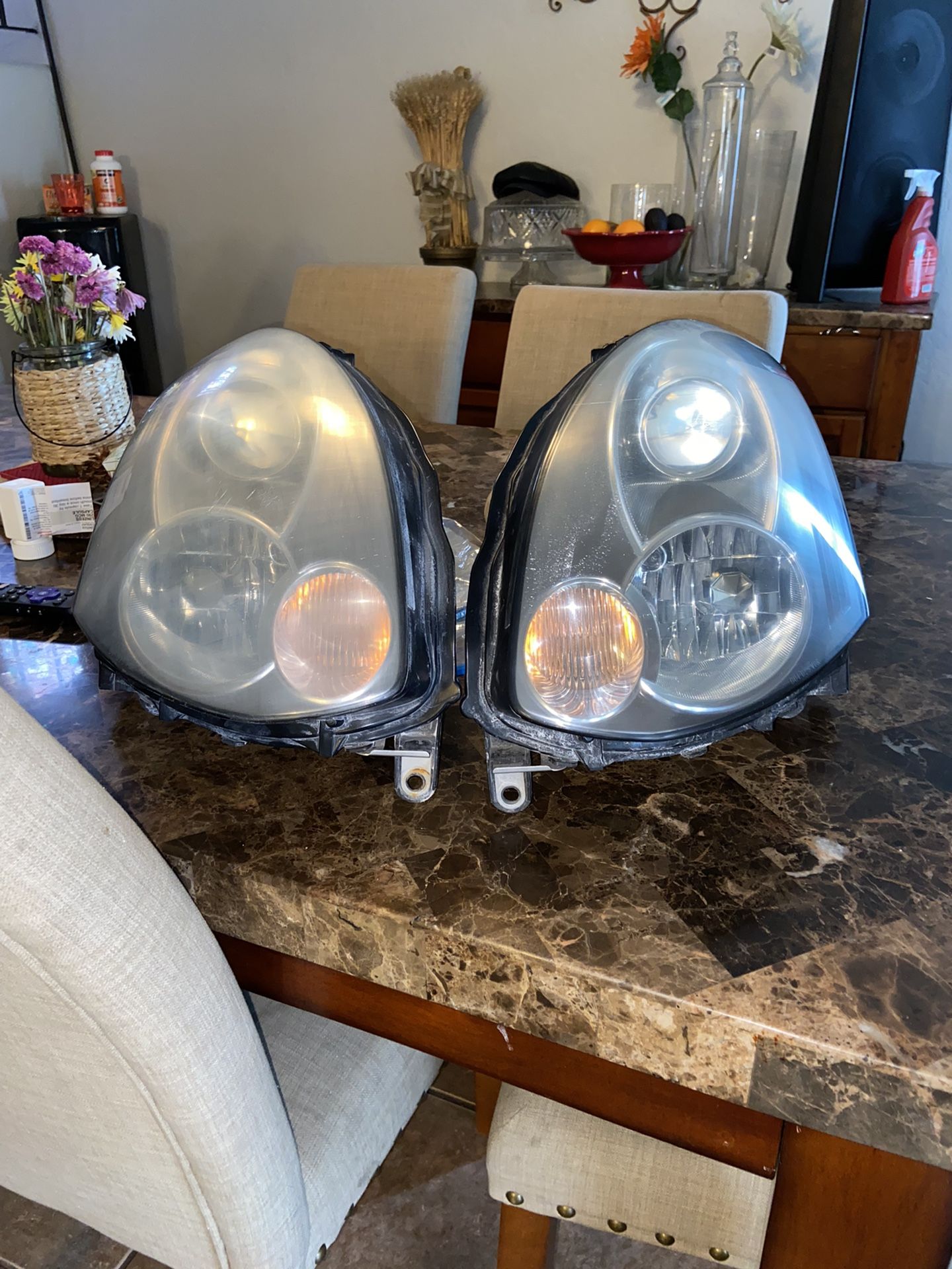 2006 Infiniti G35 Coupe Headlights