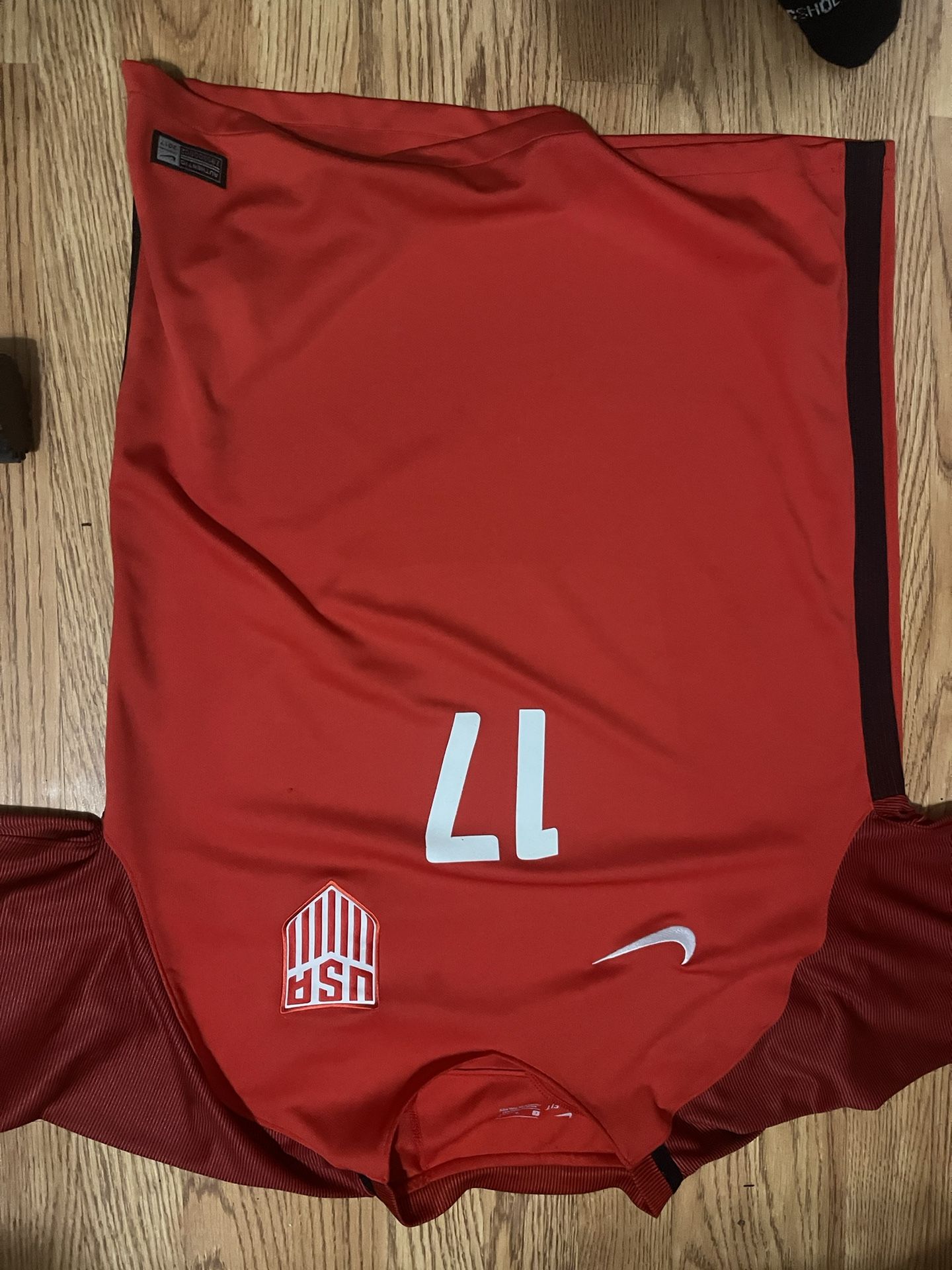 Mens Soccer Jeresy USA. Size LARGE