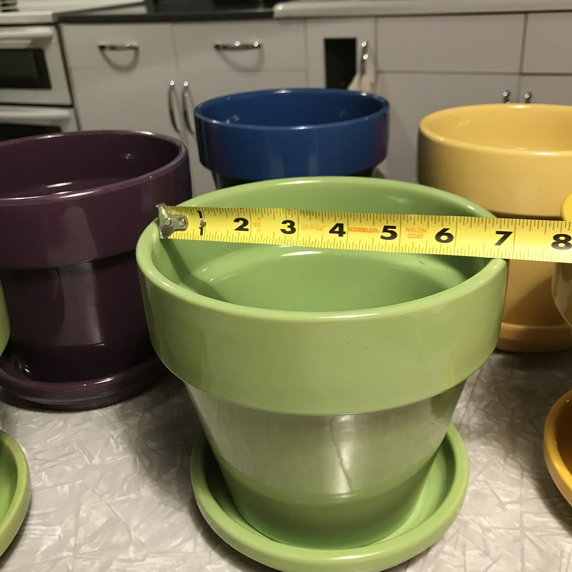 6 Ceramic Flower Pots With Saucers