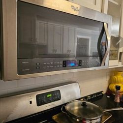 Whirlpool  Microwave  Huge Great Condition 