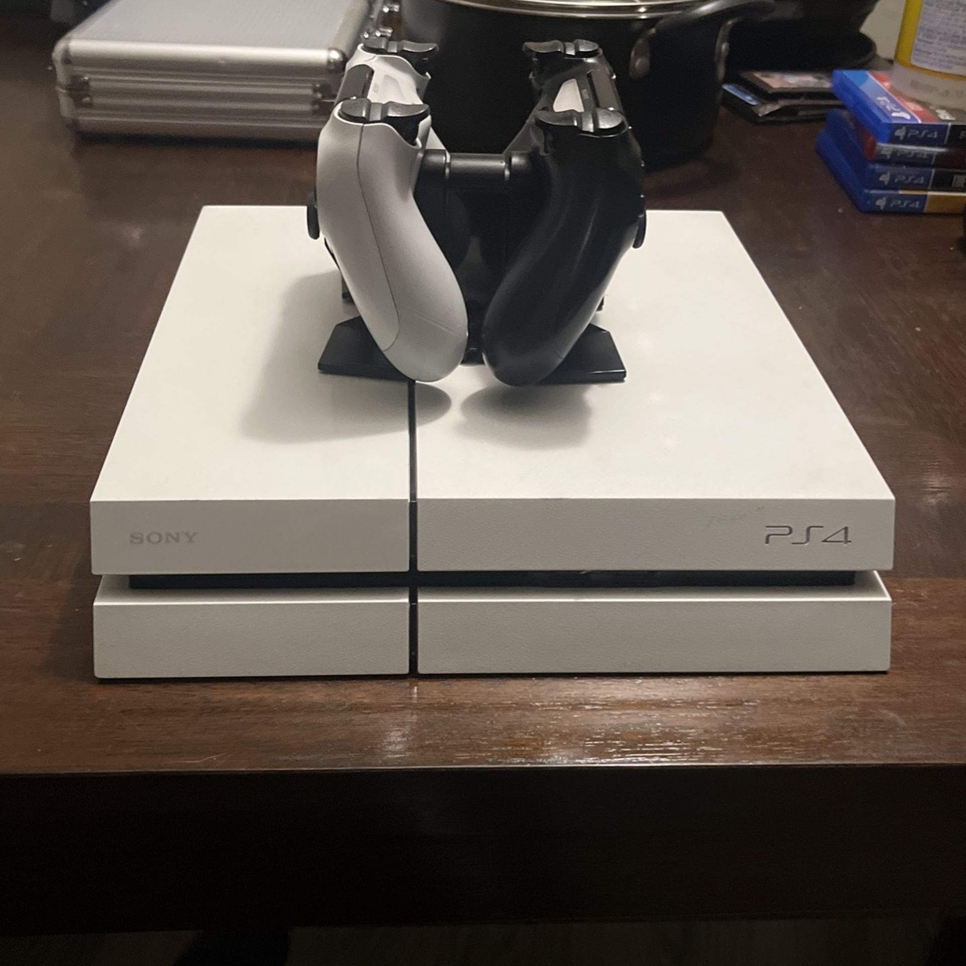 Play Station 4 Pro White