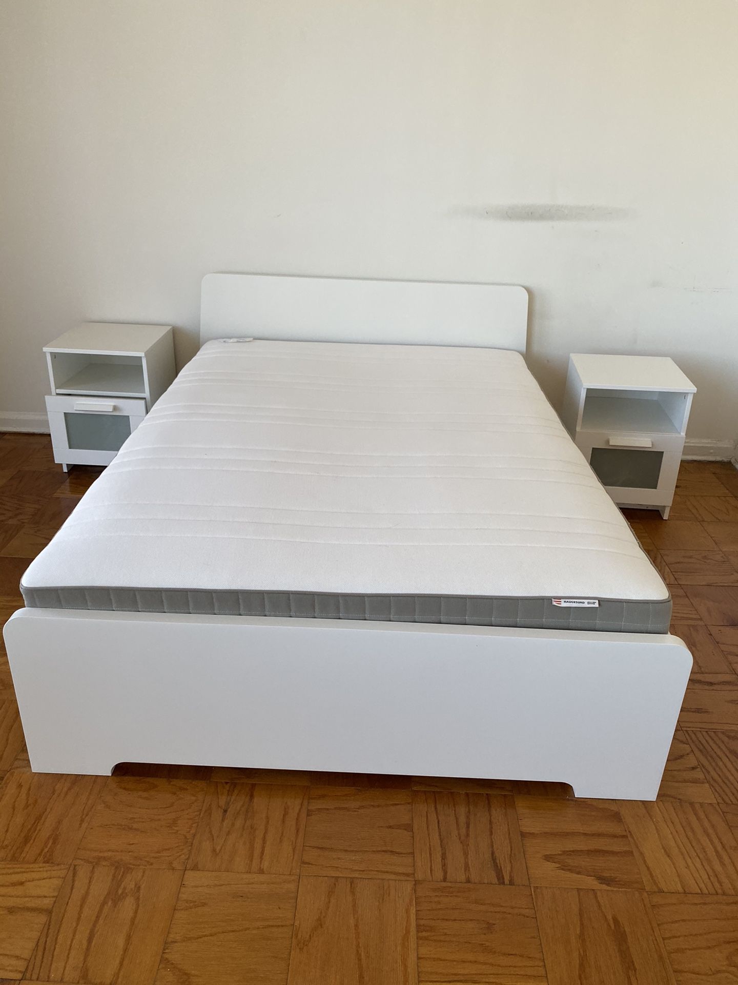 Queen size bed frame and mattress