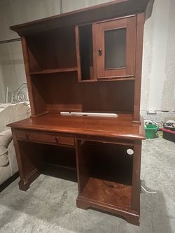 Wood Computer Desk with Hutch