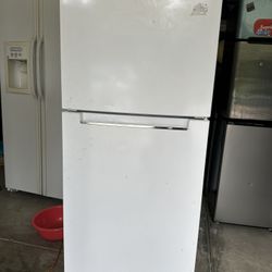 Magic Chef Refrierator For Sale