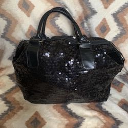 Sparkling black purse