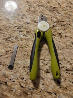 Dog nail clippers