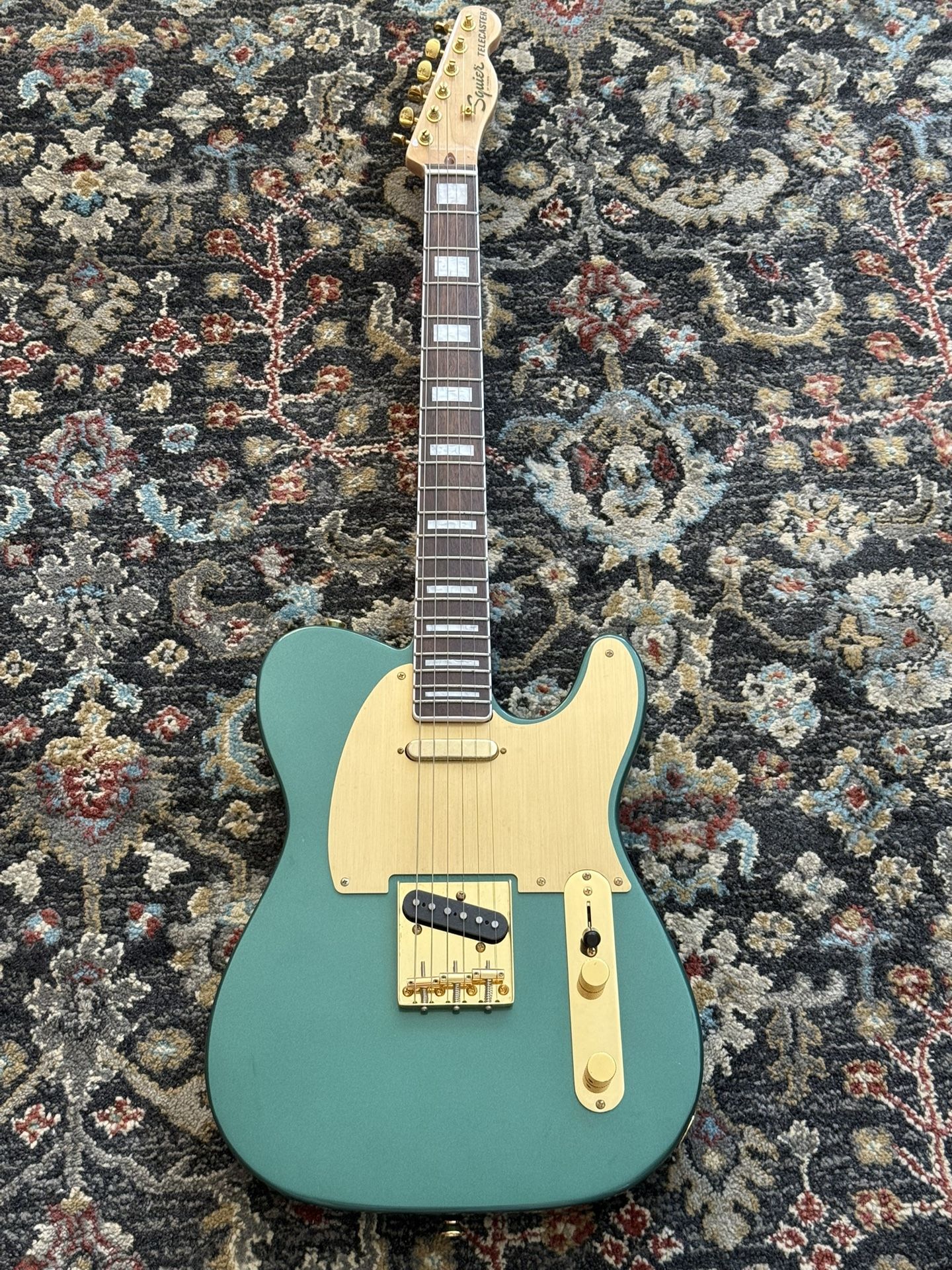 Squier FSR Classic Vibe ‘60s Telecaster - ( Seafoam Green Gold edition)