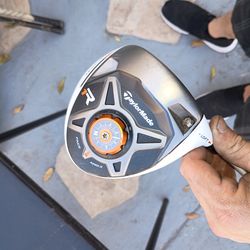 Used TaylorMade R1 Driver with head cover
