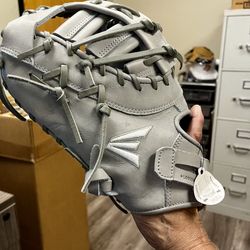 🥎Brand New -  Easton Pro Collection Fastpitch 1st Base 13" Left-Hand Throw Mitt - The Dugout