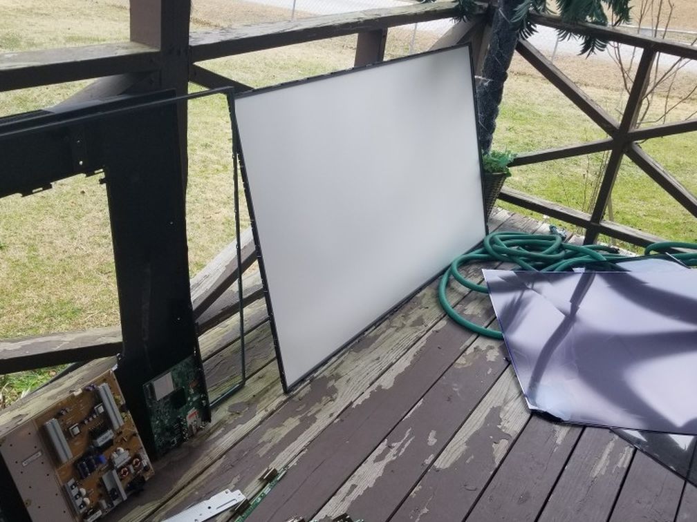 65 Inch Lg Tv Parts Only Had Cracked Screen