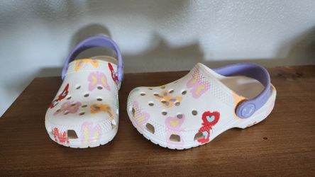 Butterfly design crocs size 9T