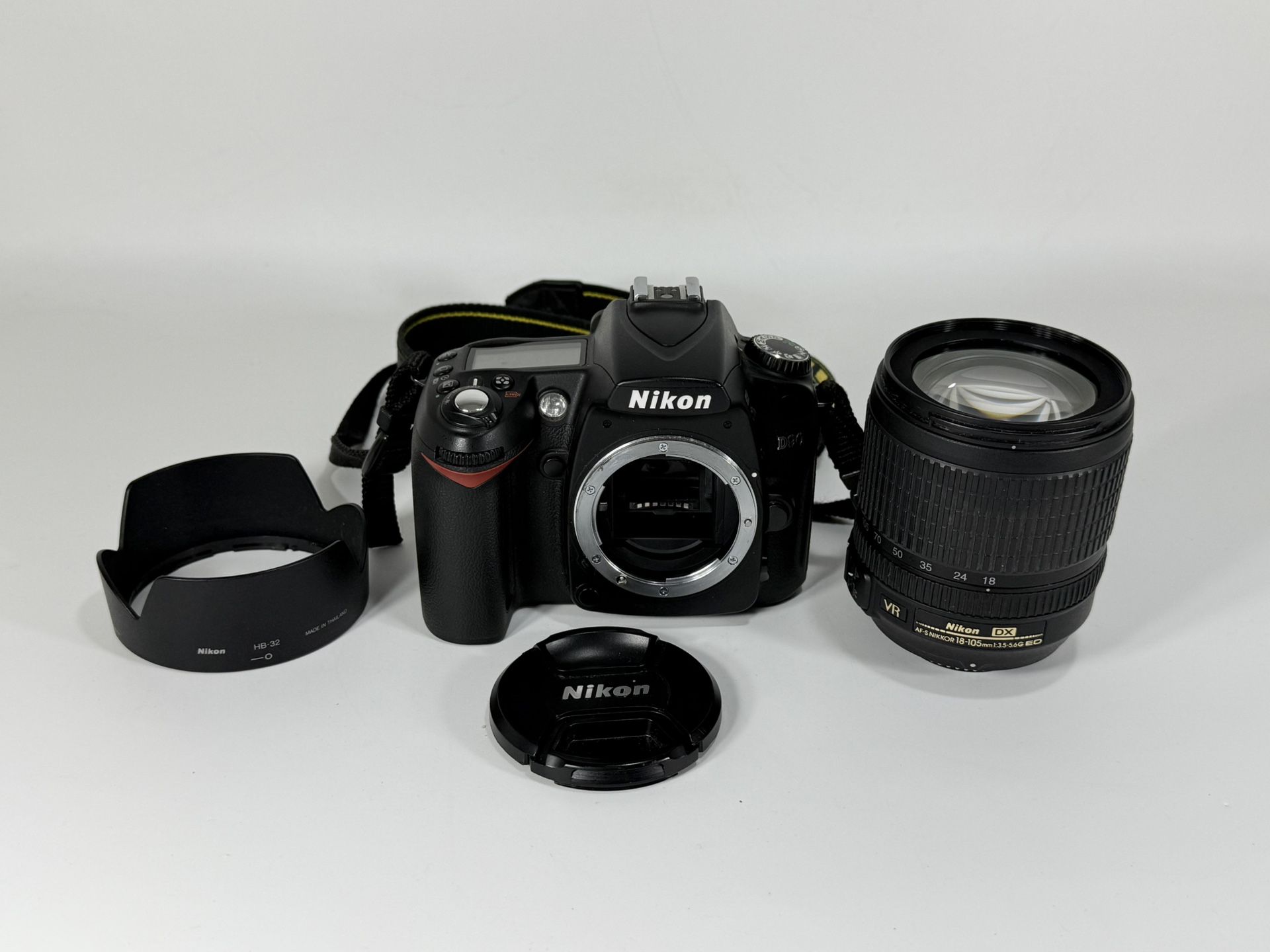Nikon D90 Digital SLR Camera w/ DX AF-S 18-105mm f/3.5-5.6G Lens