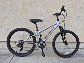 Nishiki Mountain Bike 24" Like New.